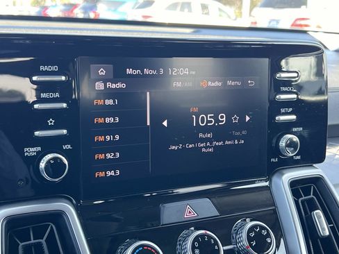 Used 2023 Kia Sorento LX image 12