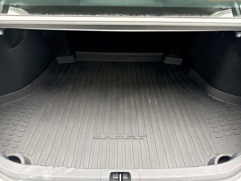 Used 2021 Toyota Camry LE image 18