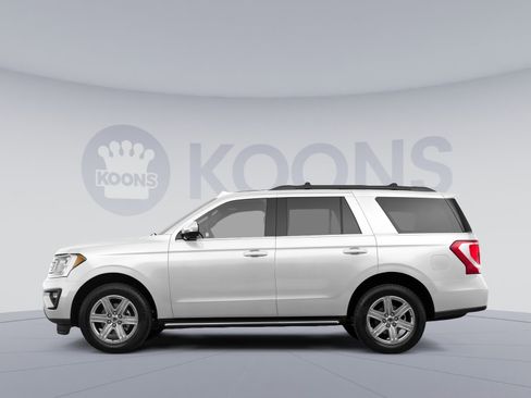 Used 2020 Ford Expedition XLT w/ Equipment Group 202A image 2