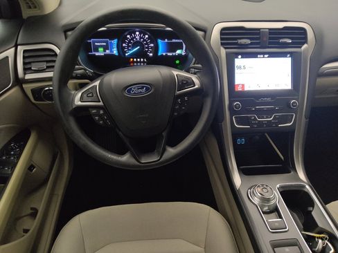Used 2019 Ford Fusion SE FWD image 22