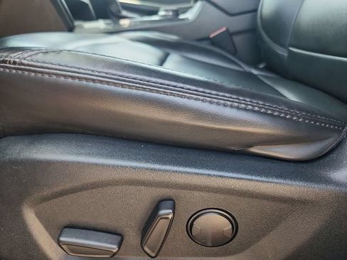 Certified 2019 Ford Explorer XLT w/ Equipment Group 202A AWD/4WD image 23