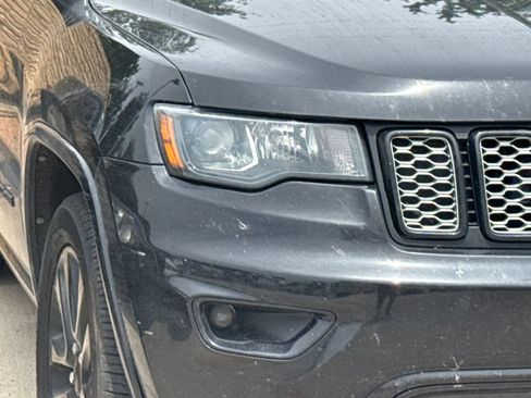 Used 2019 Jeep Grand Cherokee Altitude RWD image 4