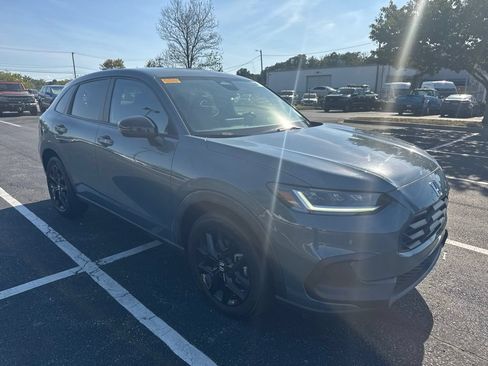 Used 2023 Honda HR-V Sport image 2