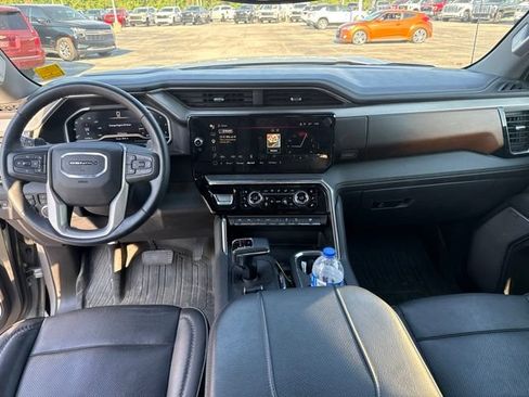 Used 2023 GMC Sierra 1500 Denali AWD/4WD image 6