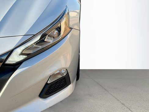 Used 2022 Nissan Altima 2.5 SR FWD image 10