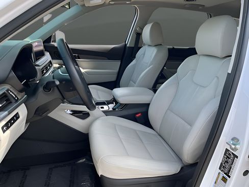 Used 2022 Kia Telluride EX w/ EX Premium Package FWD image 12