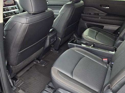 New 2026 Nissan Pathfinder SL w/ Cargo Package FWD image 10
