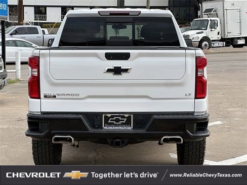 Used 2021 Chevrolet Silverado 1500 LT Trail Boss w/ Convenience Package II image 5