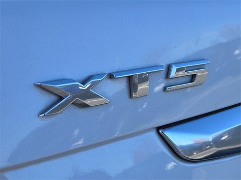 Used 2017 Cadillac XT5 Luxury w/ Driver Awareness Package image 33