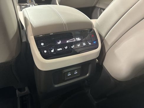 Certified 2026 INFINITI QX60 Luxe w/ Family Package AWD/4WD image 29