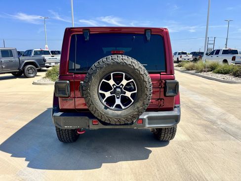 Used 2021 Jeep Wrangler Unlimited Rubicon w/ Cold Weather Group AWD/4WD image 4