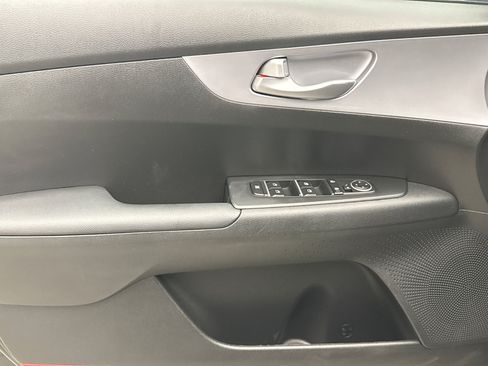 Used 2023 Kia Forte LXS FWD image 9