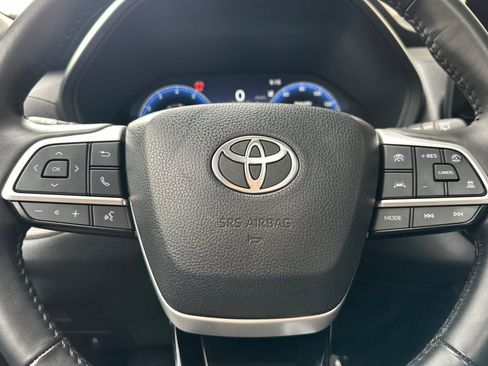 Used 2025 Toyota Grand Highlander AWD image 31