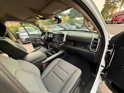 Used 2019 RAM 1500 Big Horn AWD/4WD image 29