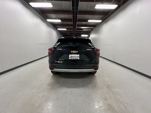 New 2026 Chevrolet Trax LT w/ LT Convenience Package FWD image 7