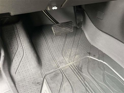 Used 2023 Chevrolet Silverado 2500 High Country w/ Z71 Off-Road Package image 17