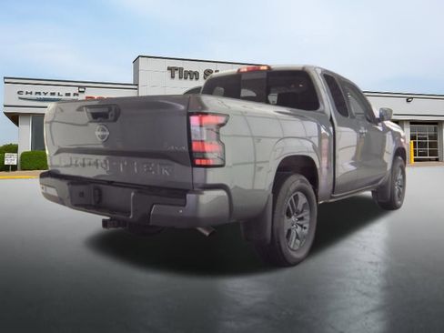 Used 2025 Nissan Frontier SV w/ SV Convenience Package image 5