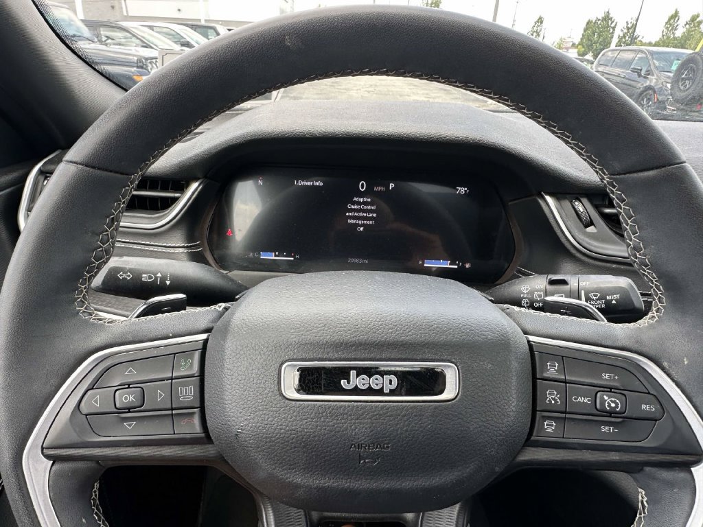 Used 2023 Jeep Grand Cherokee L Laredo AWD/4WD image 21