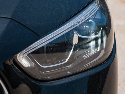 Used 2025 Mercedes-Benz C 300 4MATIC Sedan image 3
