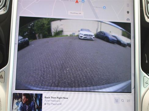 Used 2015 Tesla Model S 85 RWD image 17