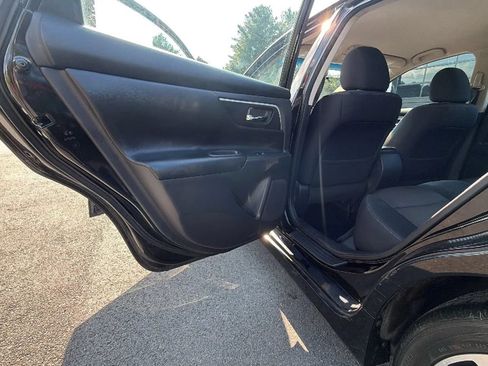 Used 2018 Nissan Altima 2.5 SR FWD image 34