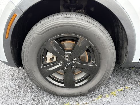 Used 2022 Kia Sorento LX AWD/4WD image 9