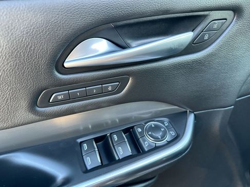 Used 2024 Cadillac XT4 Premium Luxury image 13