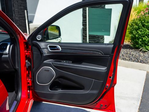 Used 2018 Jeep Grand Cherokee Trackhawk image 39