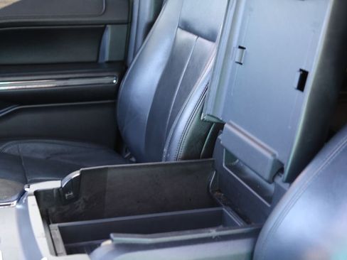 Used 2018 Ford Expedition XLT w/ Equipment Group 202A RWD image 15