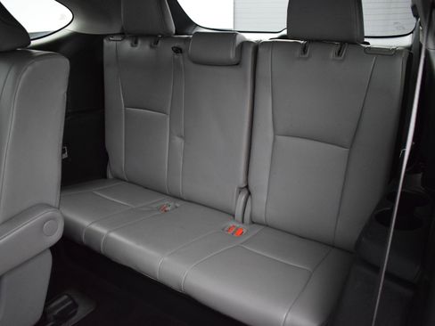 Used 2022 Toyota Highlander XLE image 14