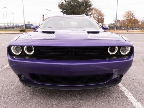 Used 2023 Dodge Challenger SXT w/ Plus Package image 9