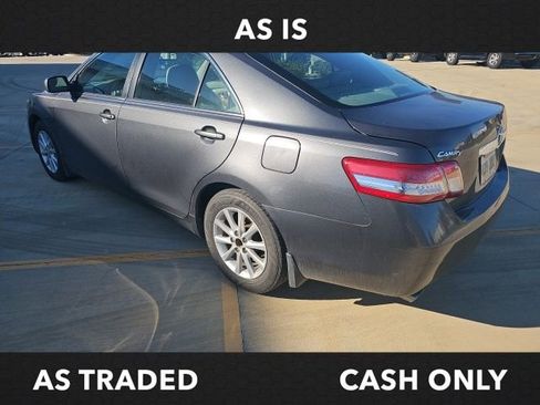 Used 2011 Toyota Camry XLE image 5
