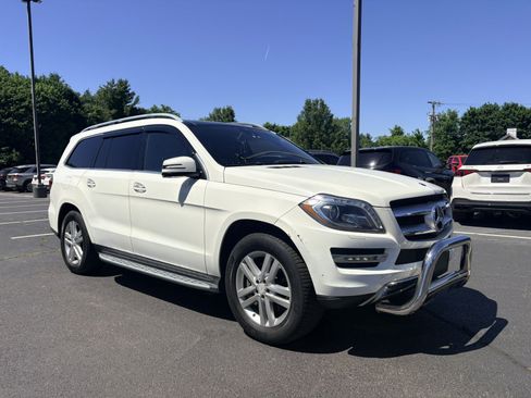 Used 2014 Mercedes-Benz GL 450 4MATIC image 3