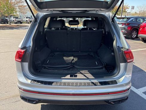 Used 2023 Volkswagen Tiguan SE R-Line AWD/4WD image 6