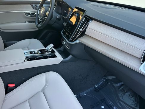 New 2026 Volvo XC90 B5 Plus image 14