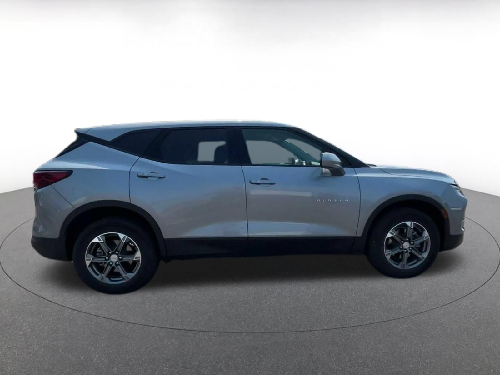 Used 2025 Chevrolet Blazer LT FWD image 15
