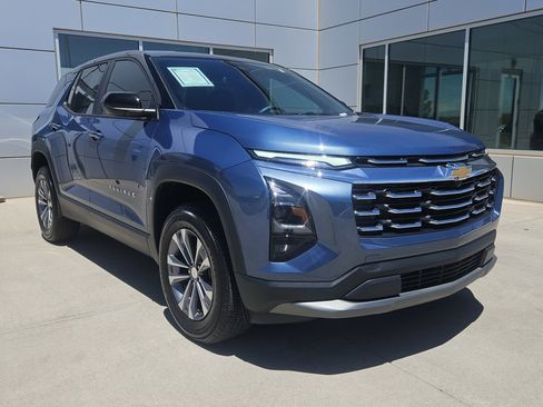 Used 2026 Chevrolet Equinox LT w/ Convenience Package II FWD image 4