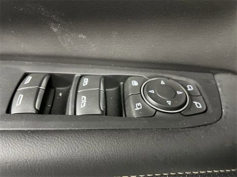 New 2025 Chevrolet Suburban Premier image 23