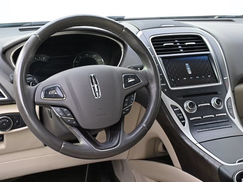 Used 2018 Lincoln MKX Reserve w/ Lincoln MKX Climate Package AWD/4WD image 12