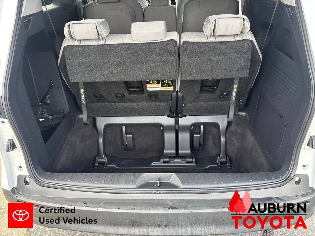 Certified 2025 Toyota Sienna LE FWD image 26