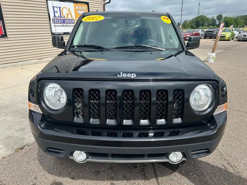 Used 2017 Jeep Patriot High Altitude AWD/4WD image 2