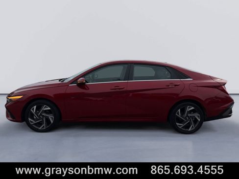 Used 2025 Hyundai Elantra Limited FWD image 6