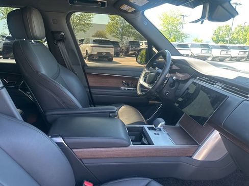 Used 2024 Land Rover Range Rover SE AWD/4WD image 8
