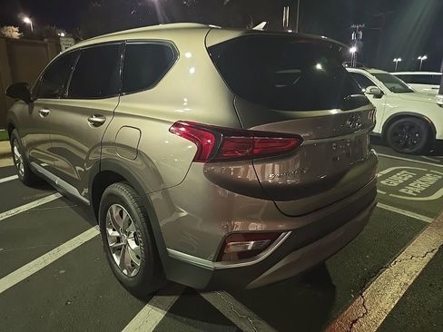 Used 2019 Hyundai Santa Fe SEL image 4