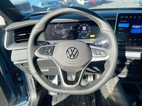 New 2025 Volkswagen Tiguan SE R-Line image 39