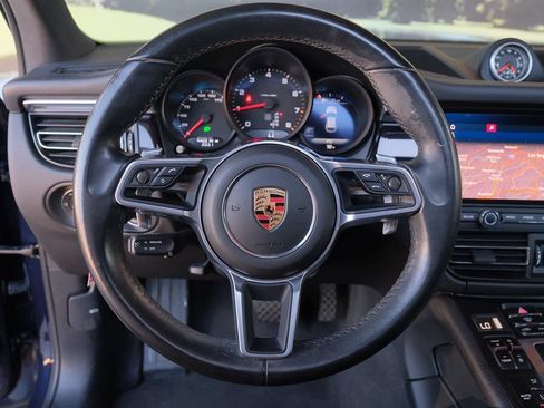 Used 2020 Porsche Macan AWD/4WD image 14