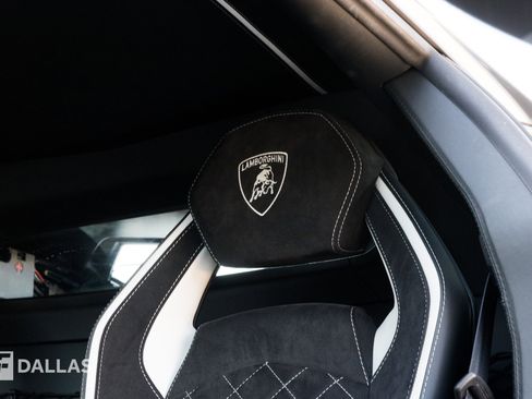 Used 2018 Lamborghini Aventador S image 25
