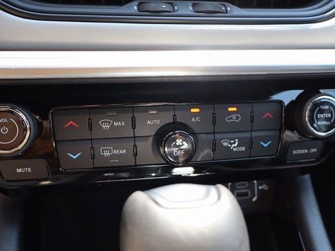 New 2025 Jeep Compass Limited image 20