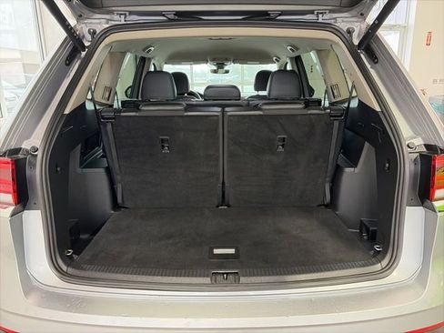 Used 2025 Volkswagen Atlas SE image 10
