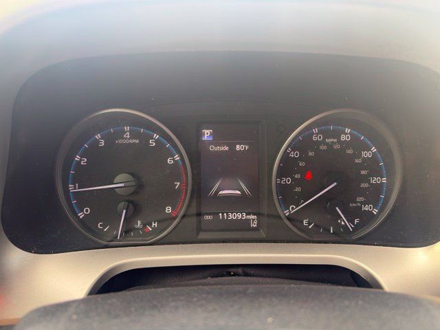 Used 2018 Toyota RAV4 LE FWD image 11